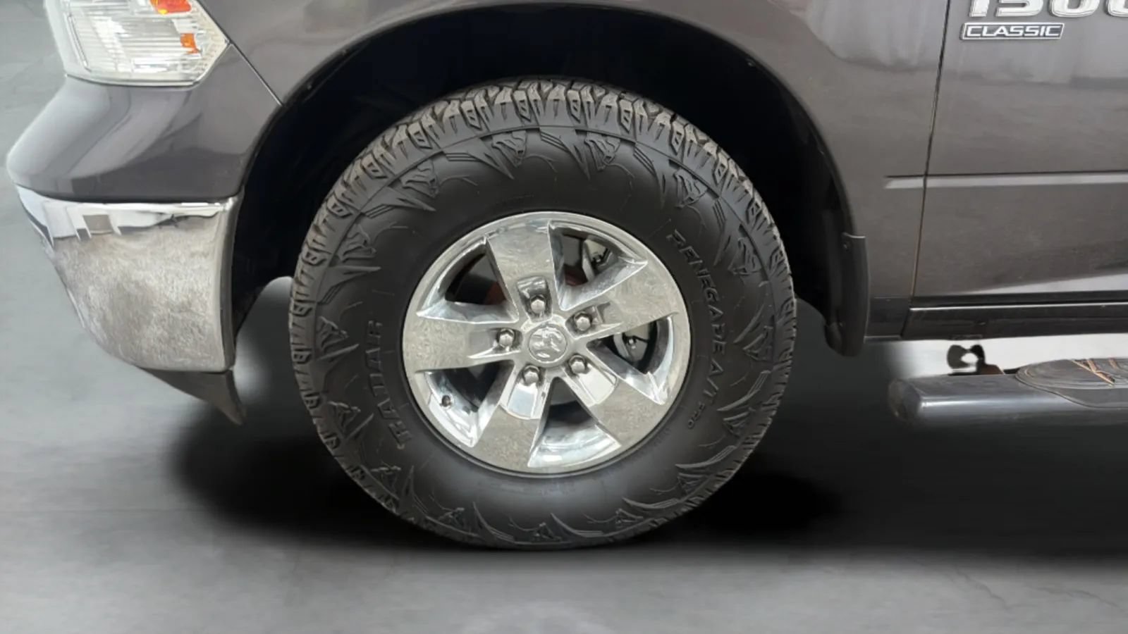 Used 2020 RAM 1500 Classic SLT RWD image 28