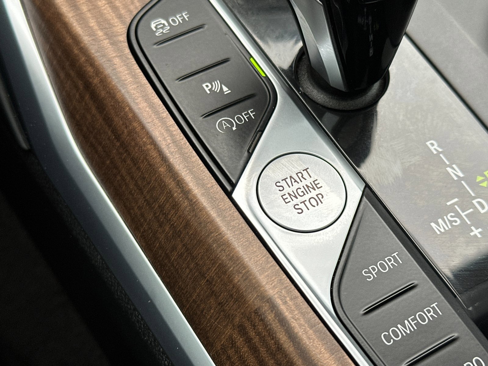 Used 2019 BMW 330i Sedan w/ Convenience Package image 22