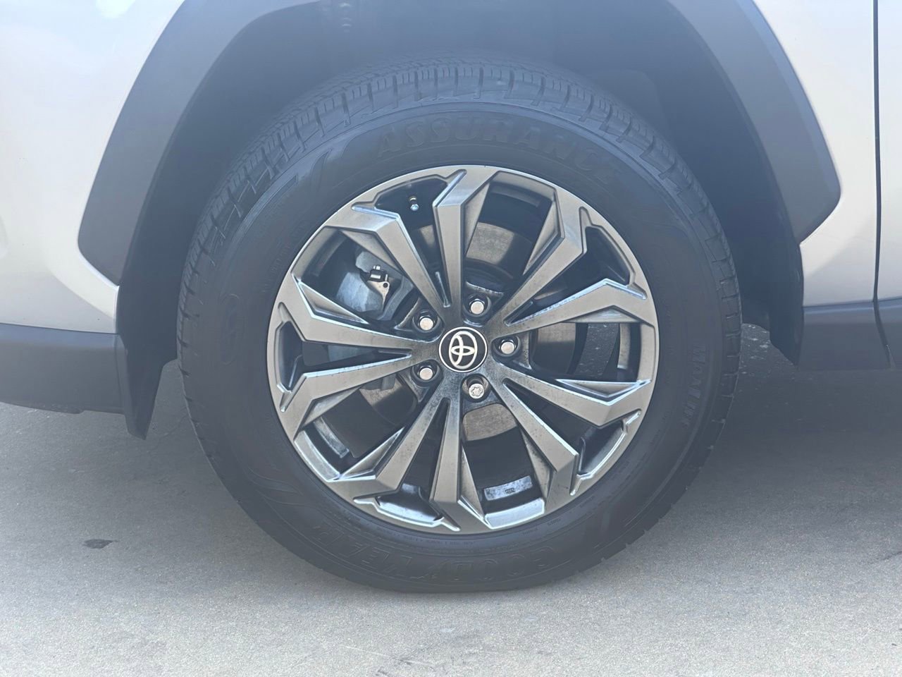 Used 2022 Toyota RAV4 Limited image 7