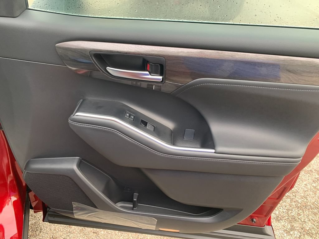 New 2026 Toyota Highlander Platinum AWD/4WD image 18