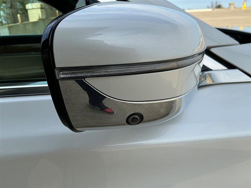 Used 2017 BMW 740i xDrive image 16