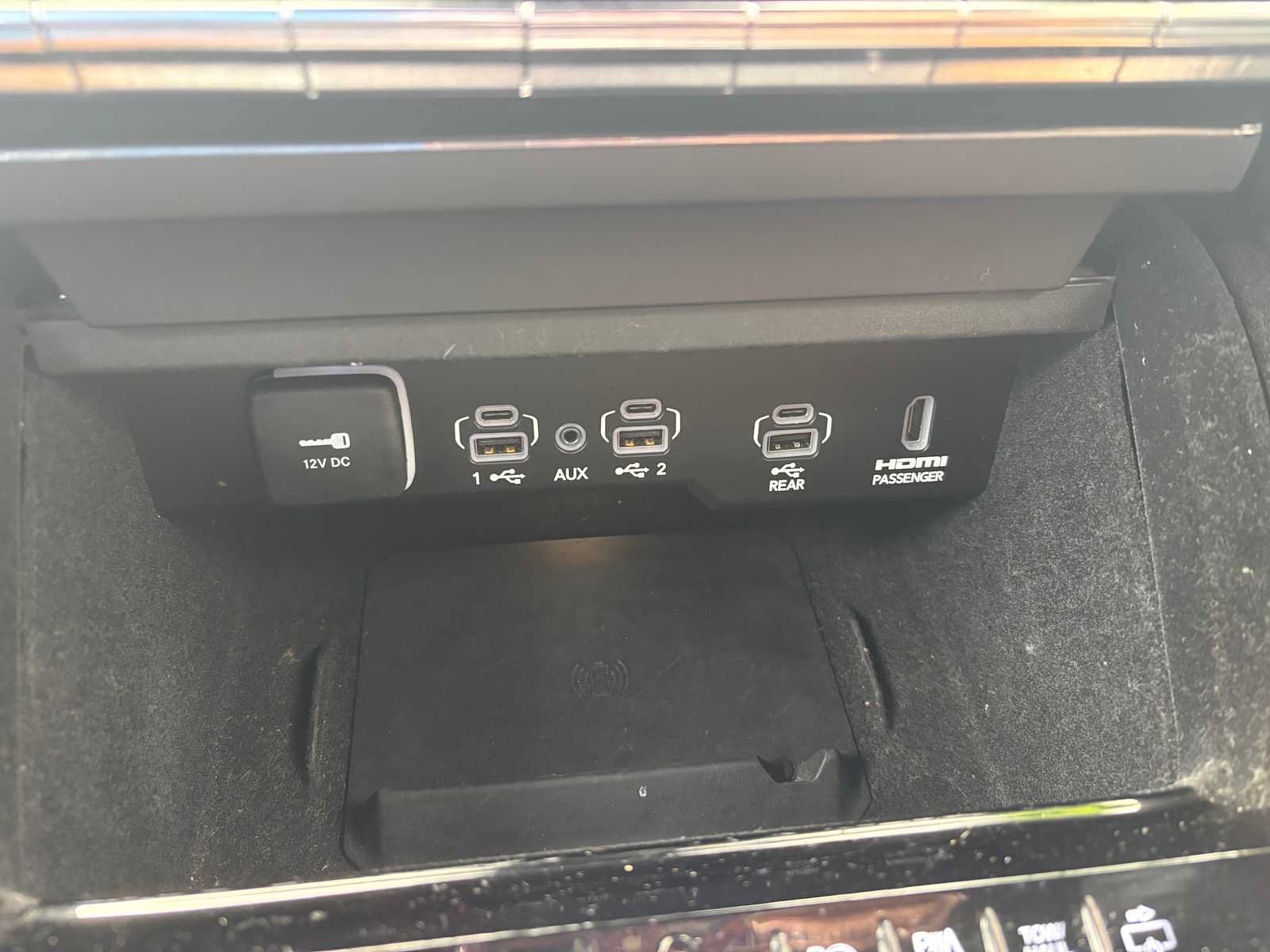 Used 2022 Jeep Grand Wagoneer Series III w/ Rear Seat Video Group 1 AWD/4WD image 32