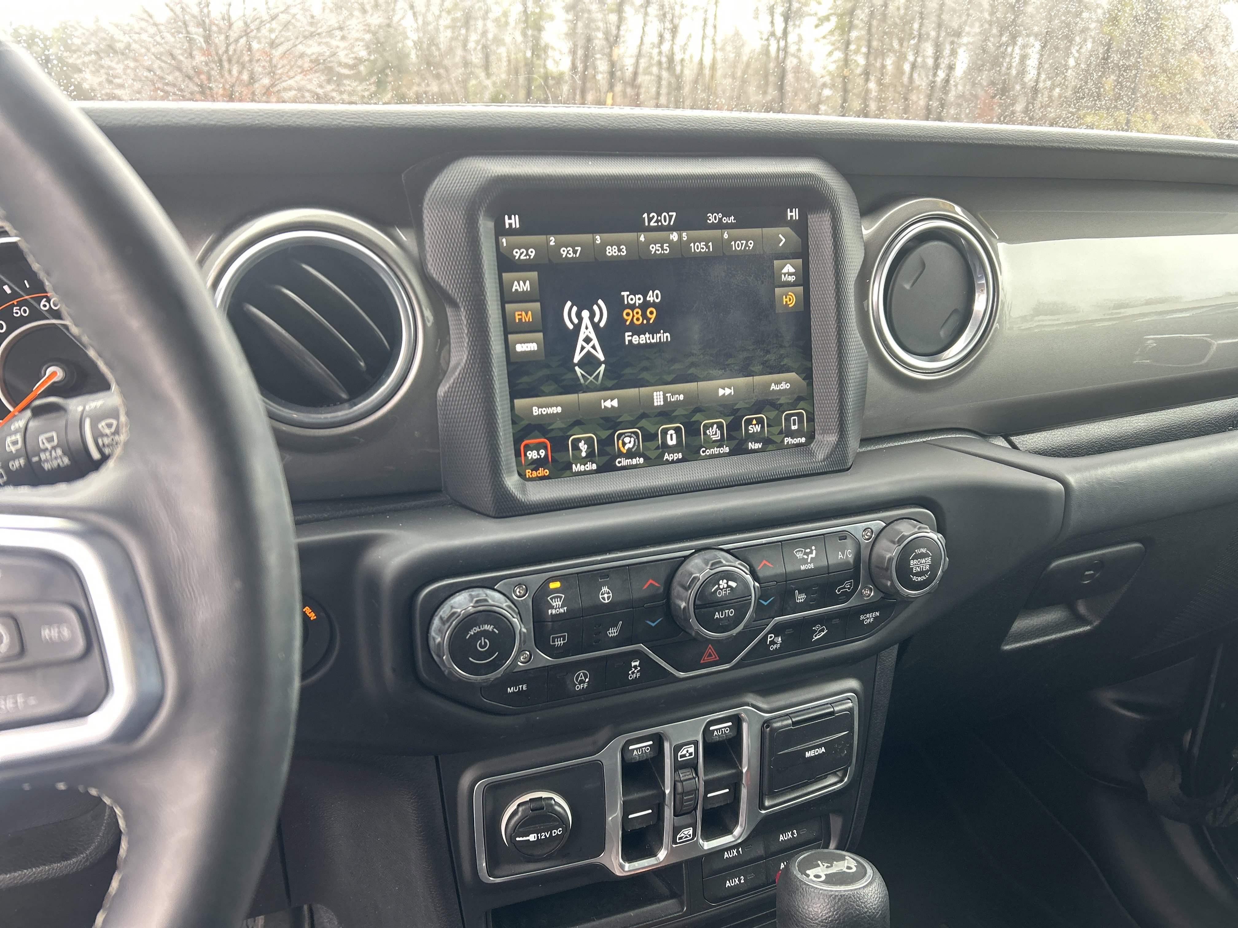 Used 2018 Jeep Wrangler Unlimited Sahara image 16
