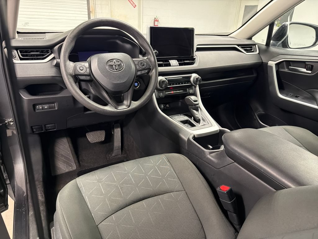 Used 2024 Toyota RAV4 XLE FWD image 23