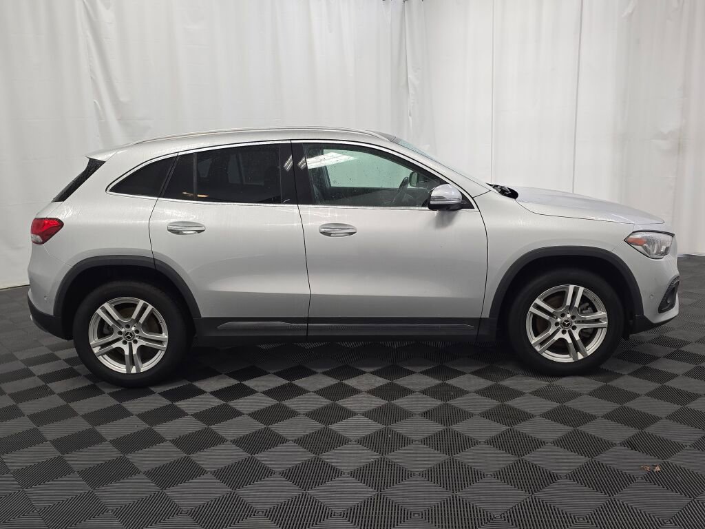 Used 2022 Mercedes-Benz GLA 250 4MATIC w/ Premium Package Lite image 7