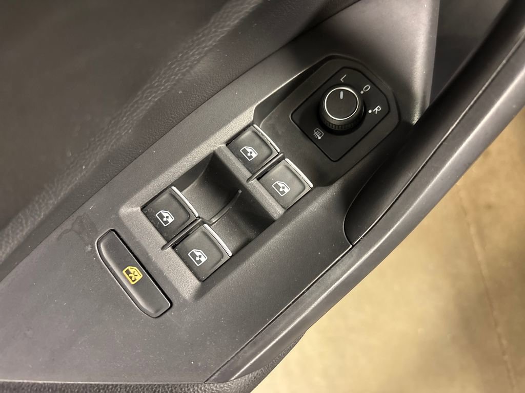 Used 2021 Volkswagen Jetta SE image 21