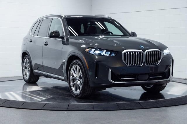 New 2026 BMW X5 xDrive50e image 5