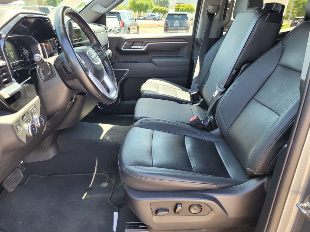 Used 2025 GMC Sierra 1500 SLT AWD/4WD image 14