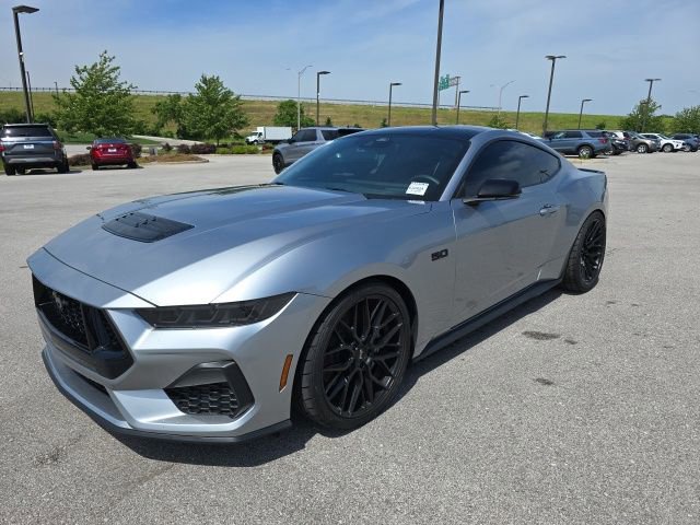 Used 2025 Ford Mustang GT Premium RWD image 1