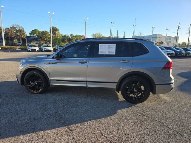 Used 2023 Volkswagen Tiguan SE R-Line image 6