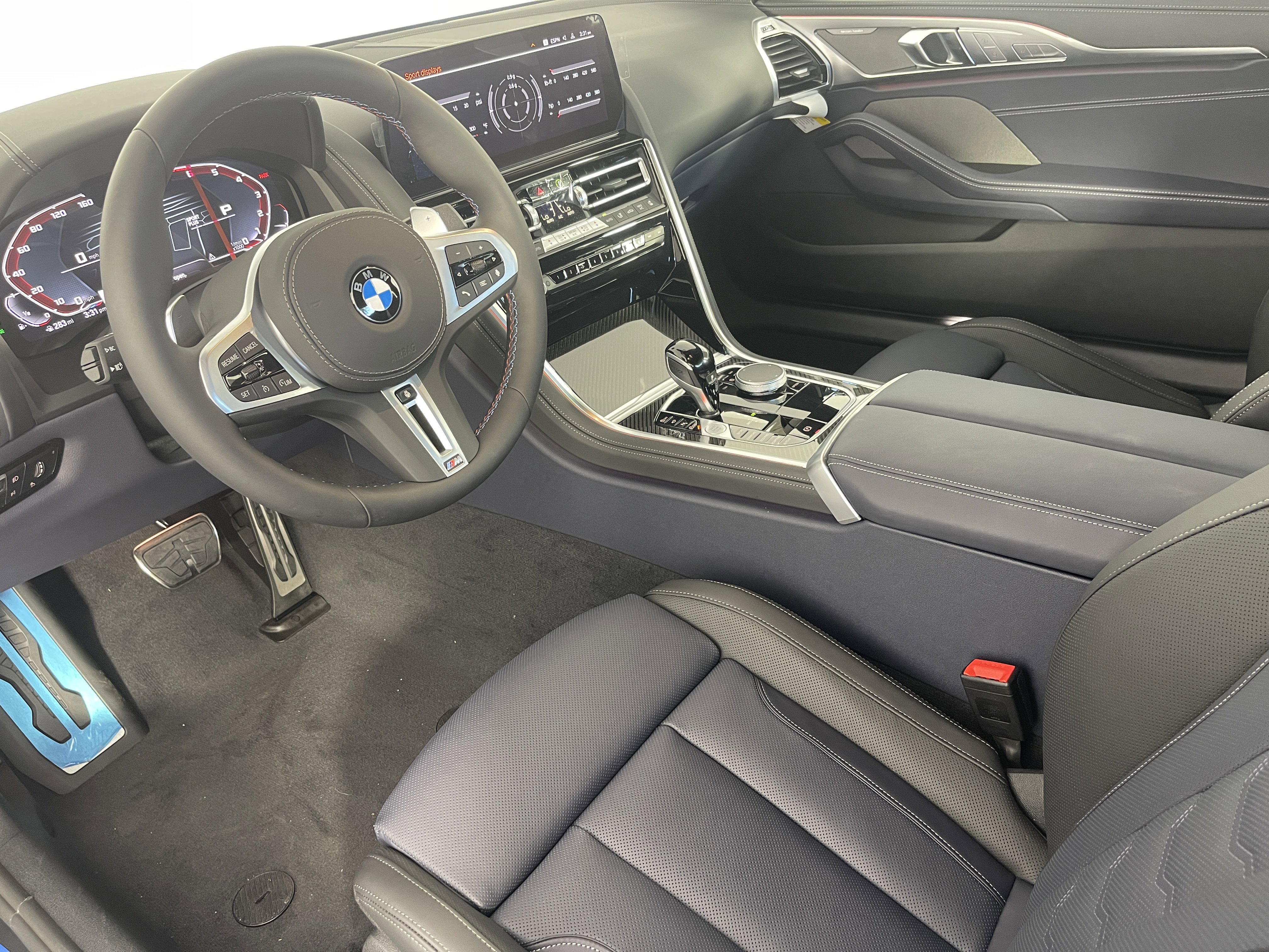 New 2026 BMW M850i xDrive Coupe w/ M Carbon Exterior Package image 4