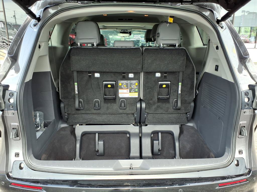 Used 2024 Toyota Sienna Limited AWD/4WD image 14