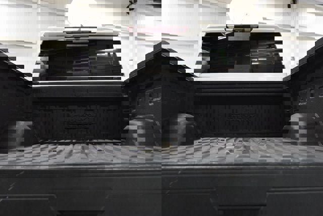 Used 2022 Chevrolet Silverado 2500 High Country w/ Safety Package II image 17