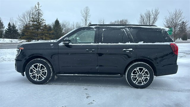 Used 2025 Ford Expedition Active image 4