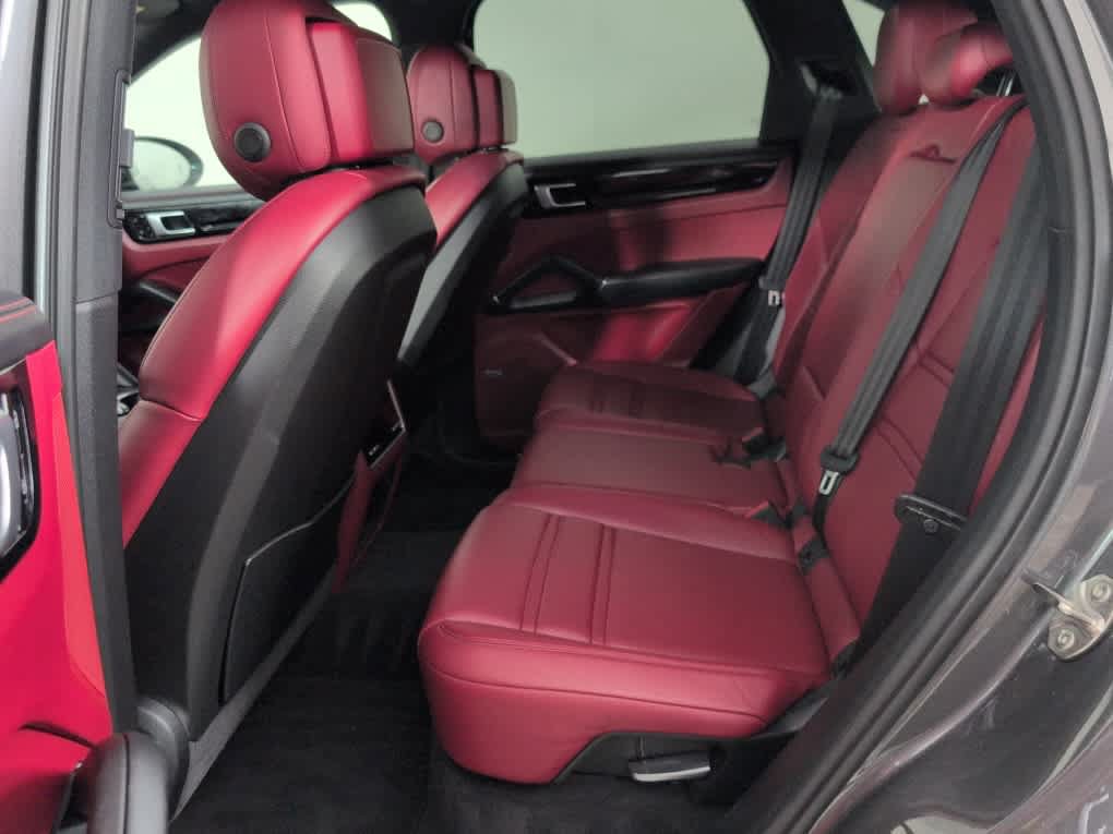 Used 2019 Porsche Cayenne AWD/4WD image 16