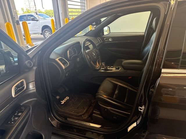 Used 2017 Jeep Grand Cherokee Limited AWD/4WD image 5