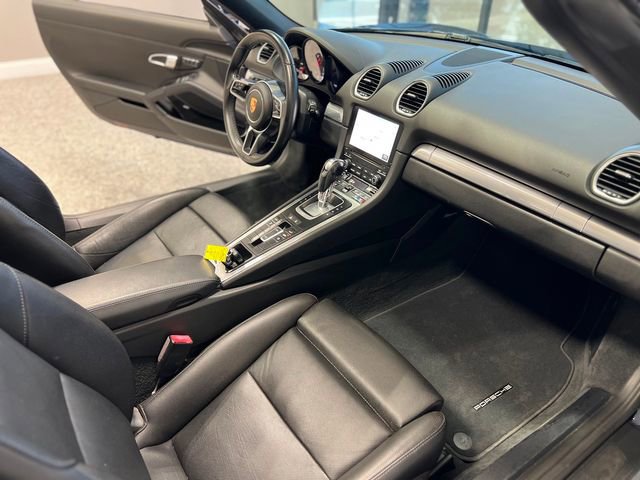 Used 2018 Porsche 718 Boxster S image 23