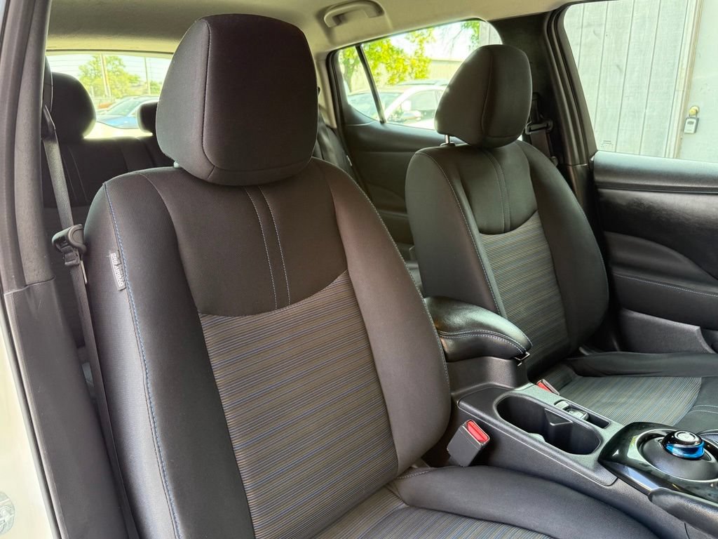 Used 2021 Nissan Leaf SV w/ SV Technology Package FWD image 21