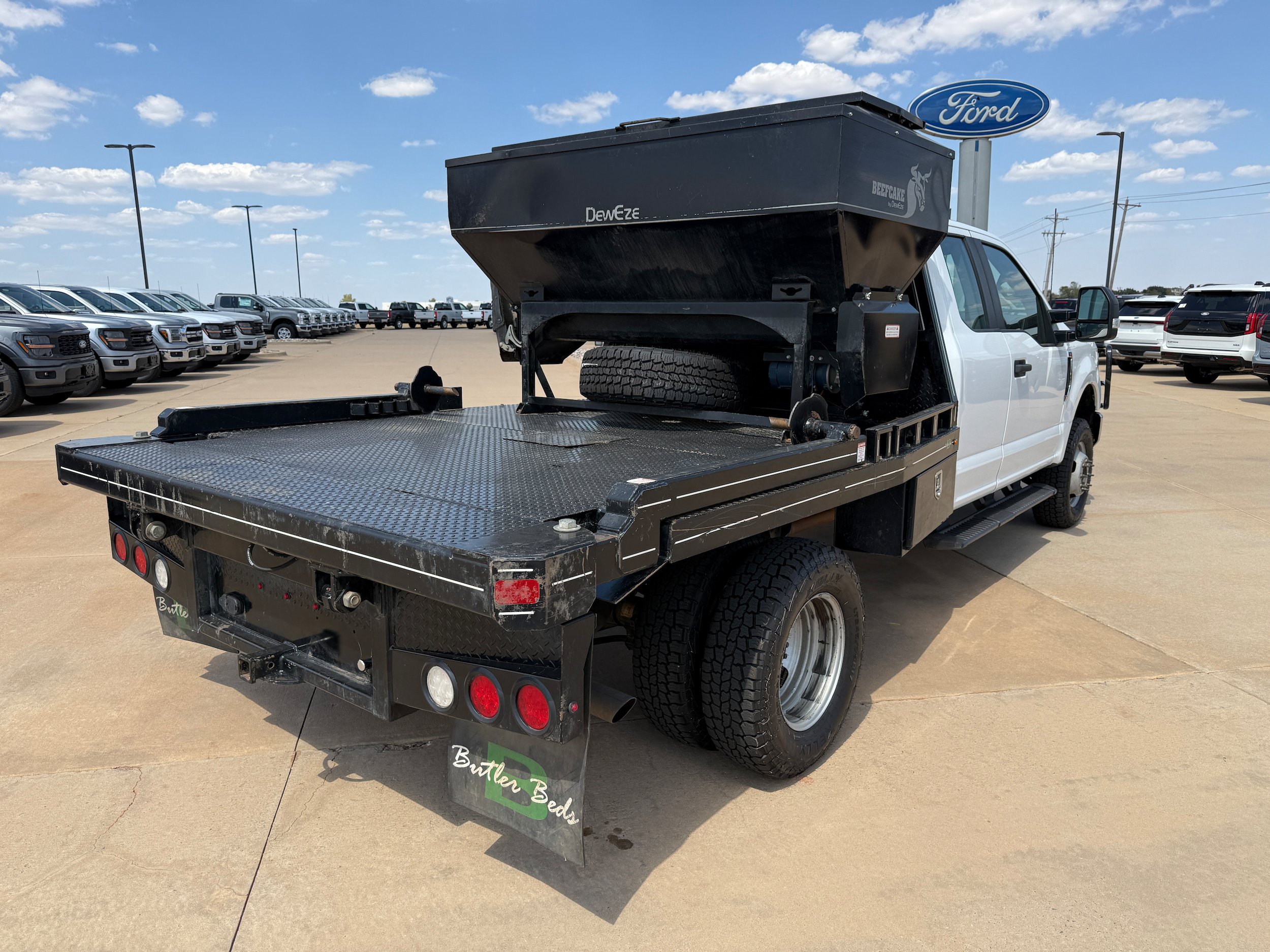 Used 2022 Ford F350 XL w/ Power Equipment Group AWD/4WD image 7