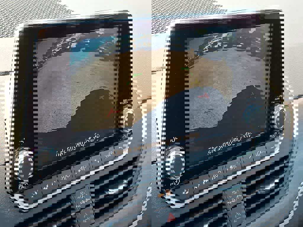 Used 2025 Nissan Altima 2.5 SV image 16