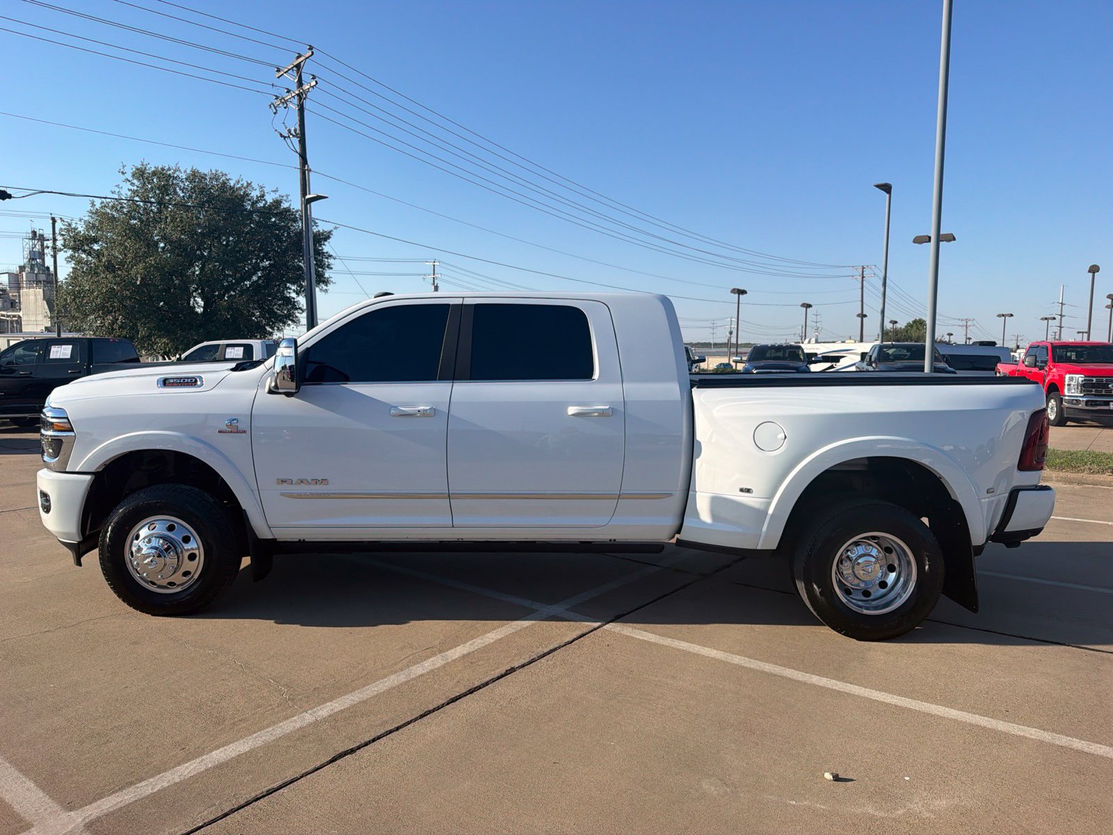 Used 2025 RAM 3500 Limited AWD/4WD image 8
