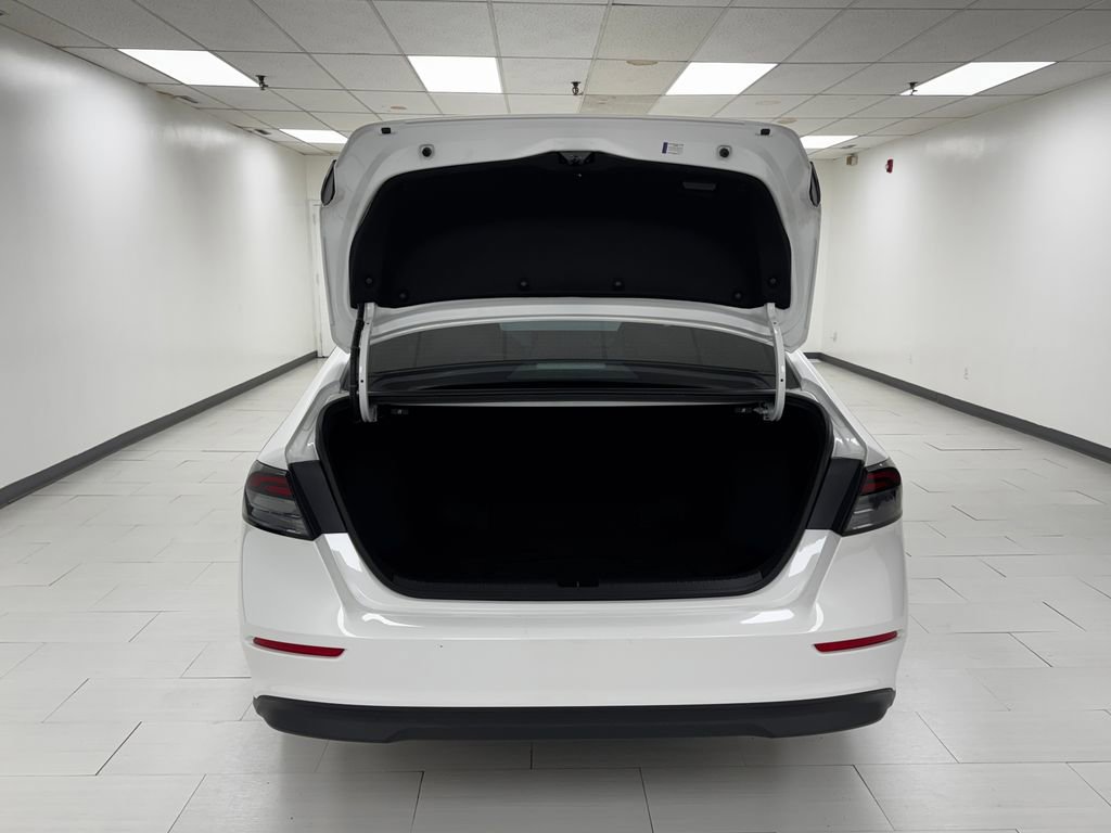 Used 2025 Honda Accord SE image 37