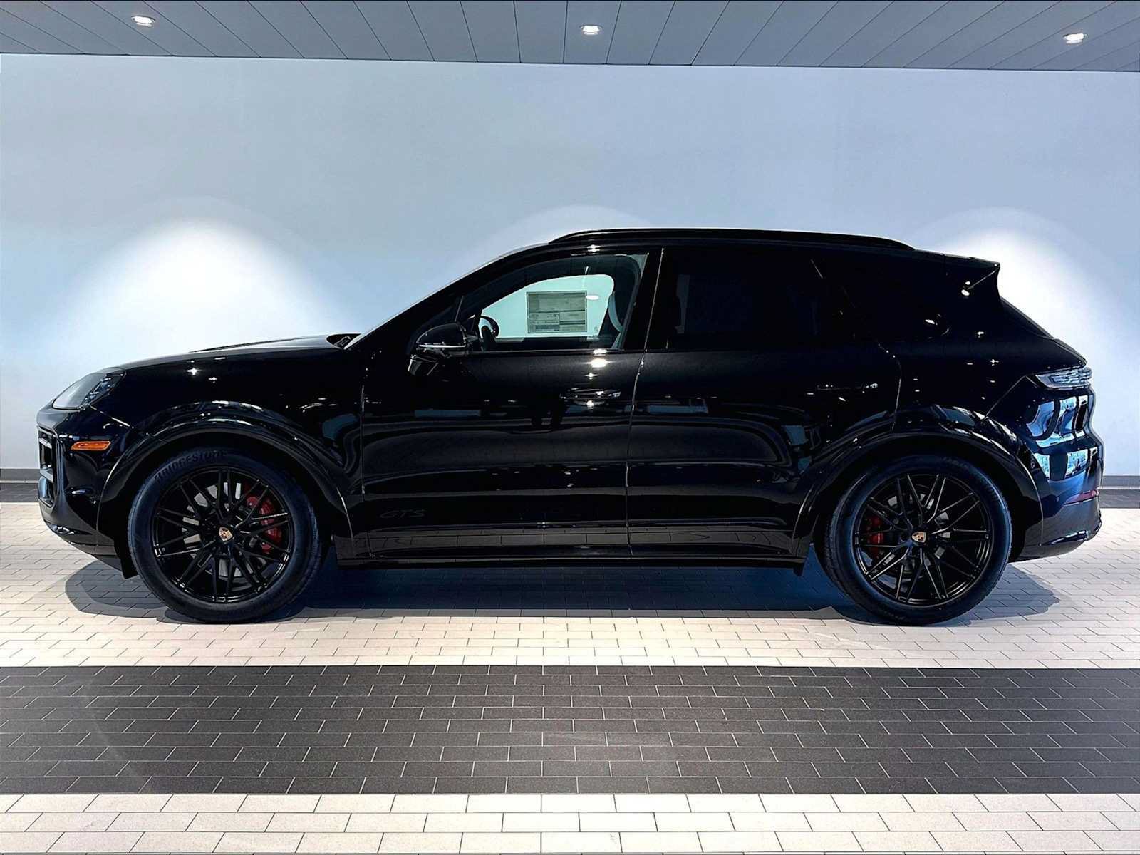 New 2026 Porsche Cayenne GTS AWD/4WD image 2