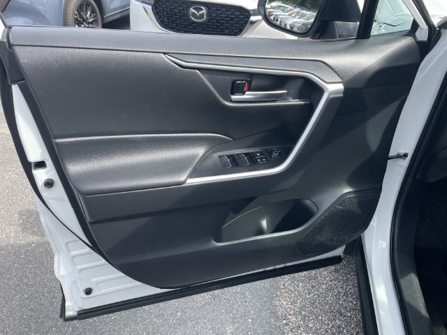 Used 2024 Toyota RAV4 XLE FWD image 19