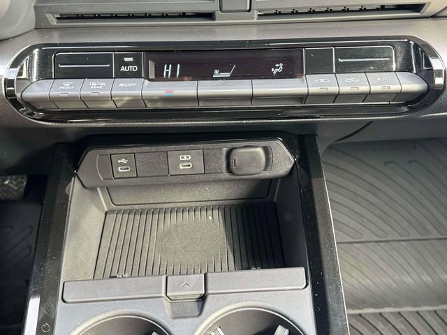 Used 2024 Toyota Prius LE image 25