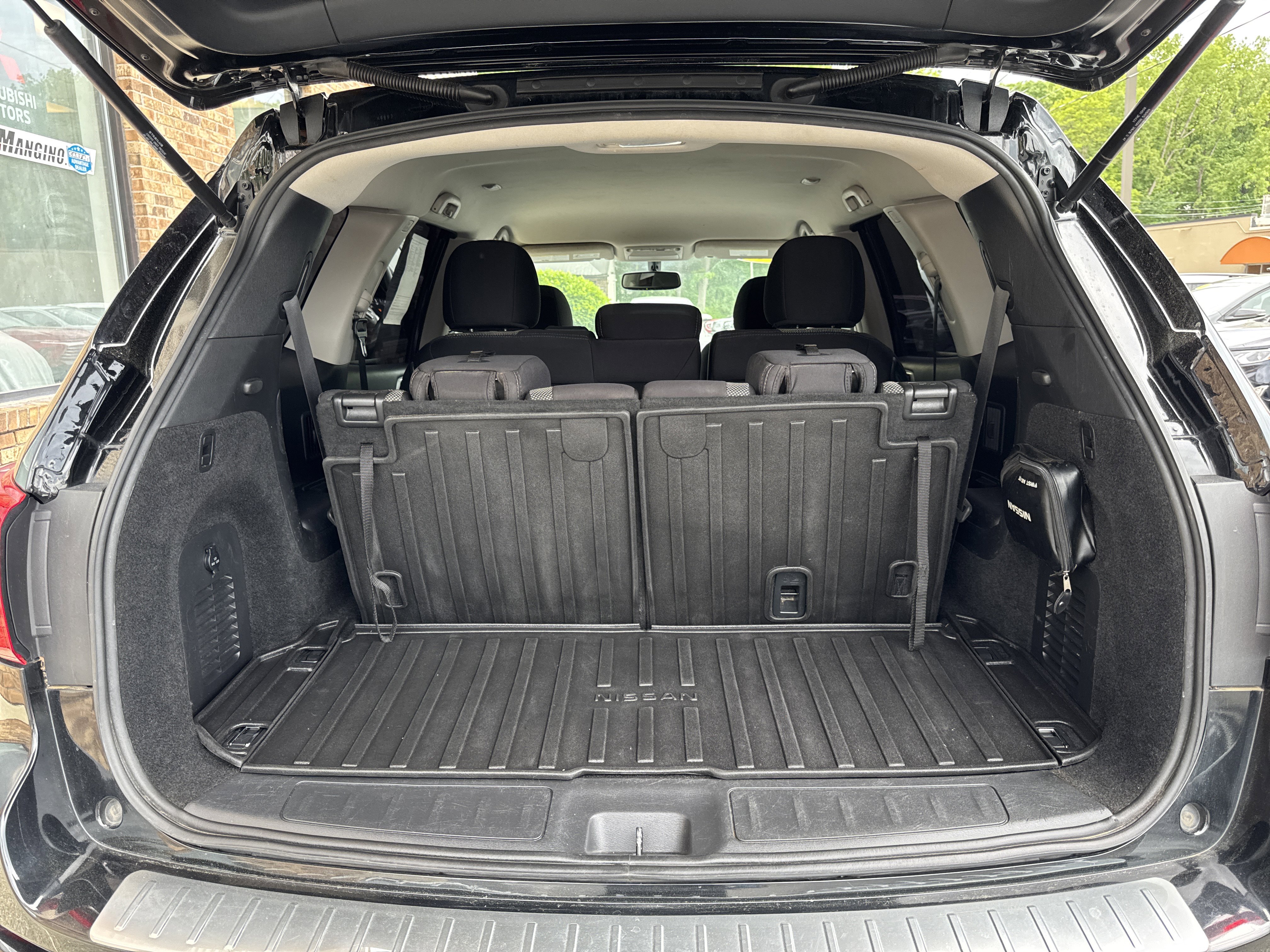 Used 2019 Nissan Pathfinder SV w/ Cargo Package AWD/4WD image 12