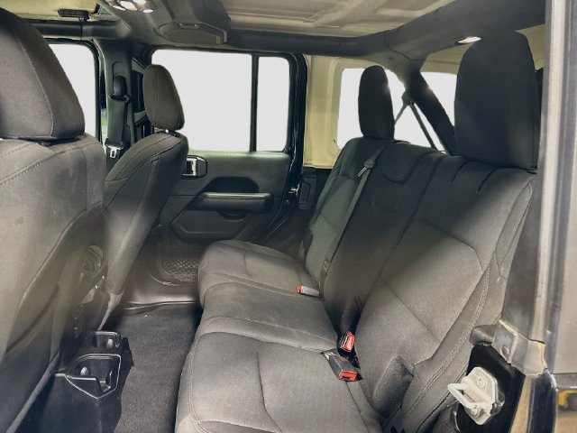 Used 2020 Jeep Wrangler Unlimited Sahara AWD/4WD image 20