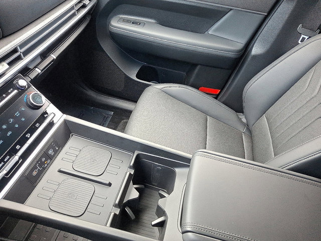 Used 2025 Hyundai Santa Fe SEL AWD/4WD image 32