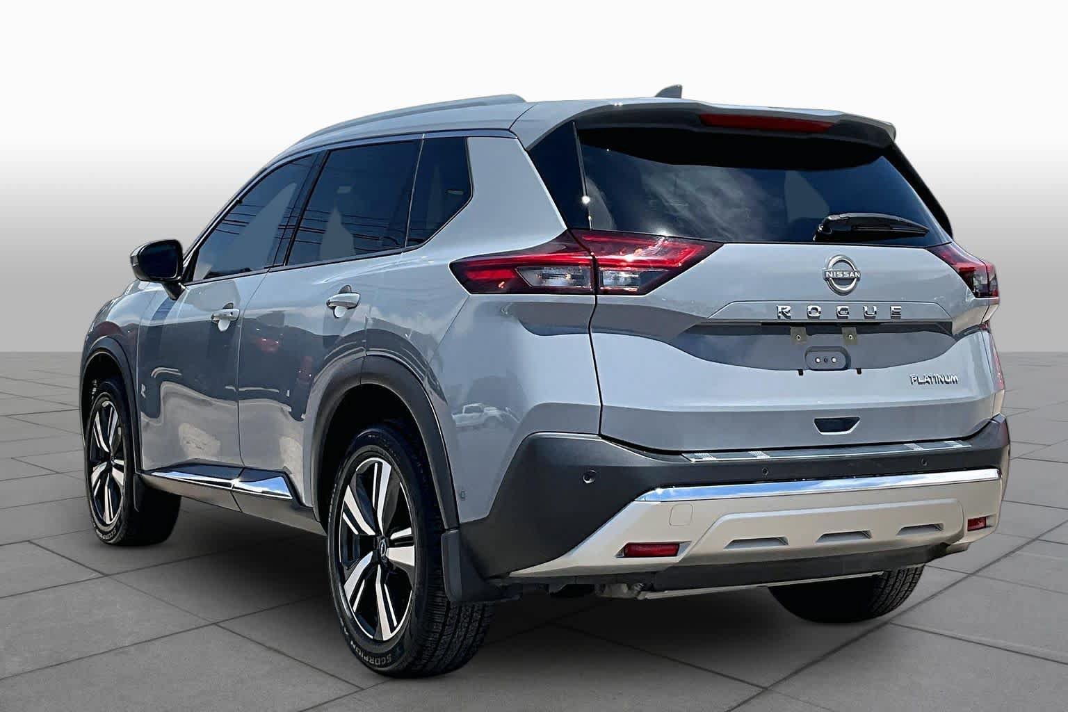 Used 2023 Nissan Rogue Platinum w/ Platinum Premium Package FWD image 11