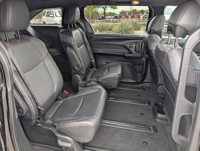 Used 2023 Toyota Sienna XSE AWD/4WD image 32