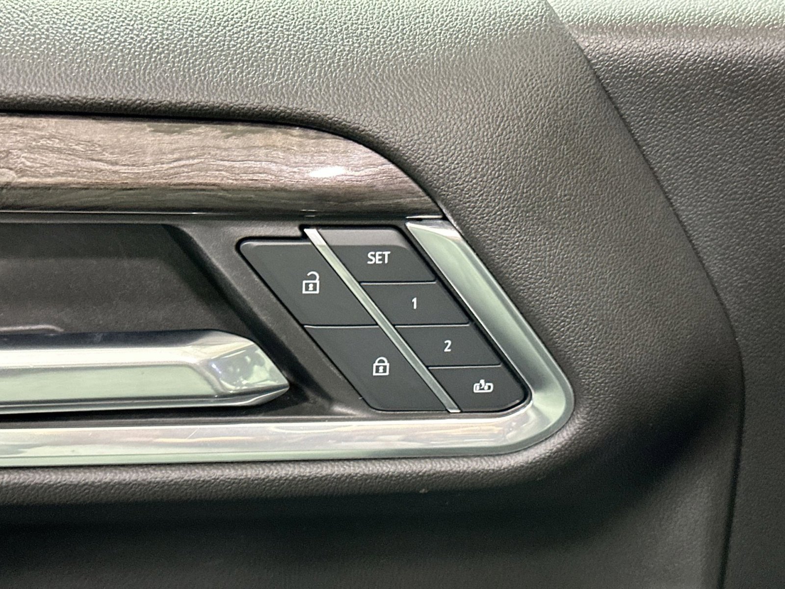 Used 2023 Chevrolet Silverado 1500 LTZ image 16