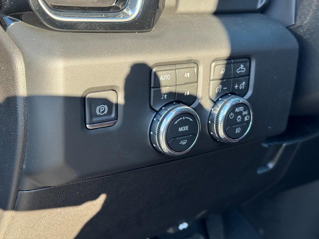 New 2026 GMC Sierra 3500 Denali Ultimate w/ LPO, Black Badging Package image 16