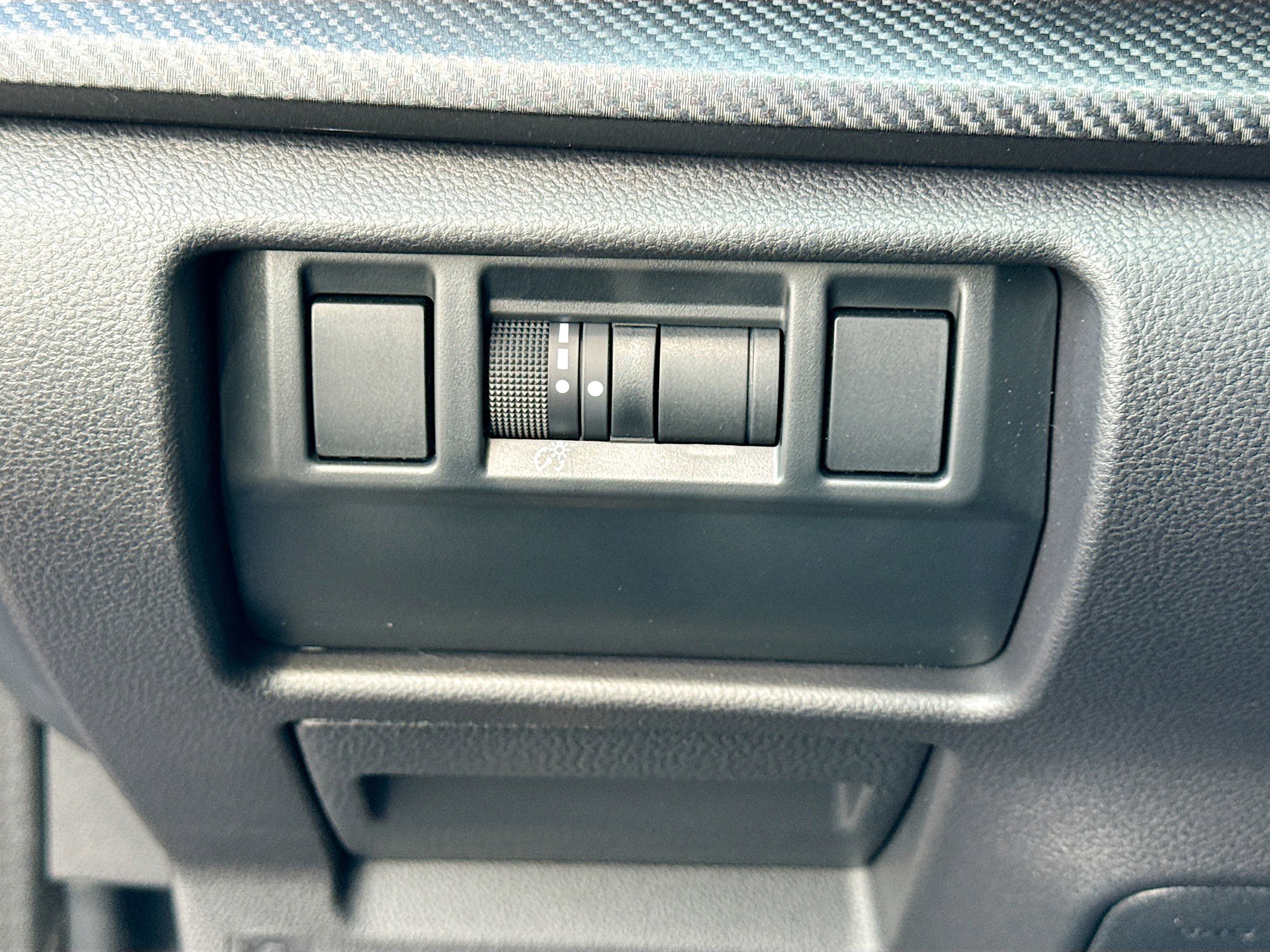 Certified 2025 Subaru Crosstrek 2.5i Limited image 33