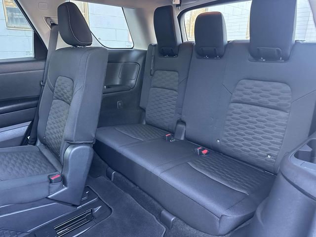 Used 2024 Nissan Pathfinder S image 15