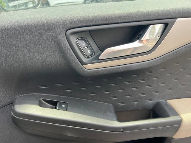 Used 2020 Ford Escape SE FWD image 31