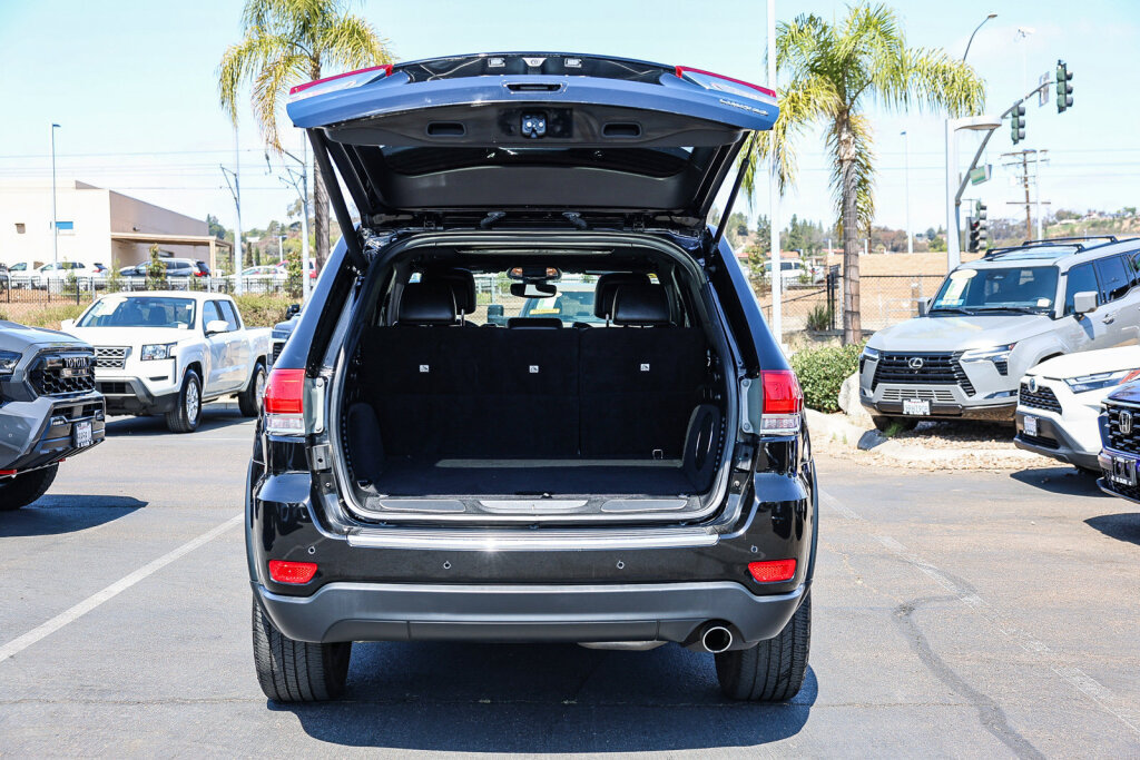 Used 2019 Jeep Grand Cherokee Limited w/ Luxury Group II RWD image 26