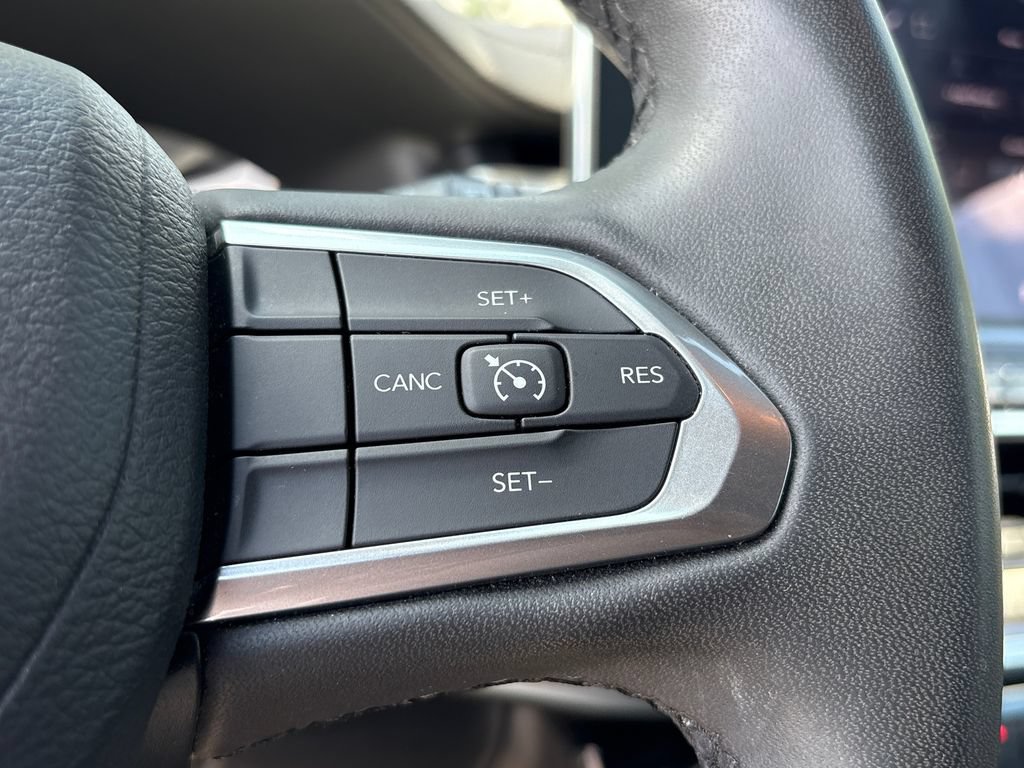 Used 2024 Jeep Compass Latitude AWD/4WD image 12
