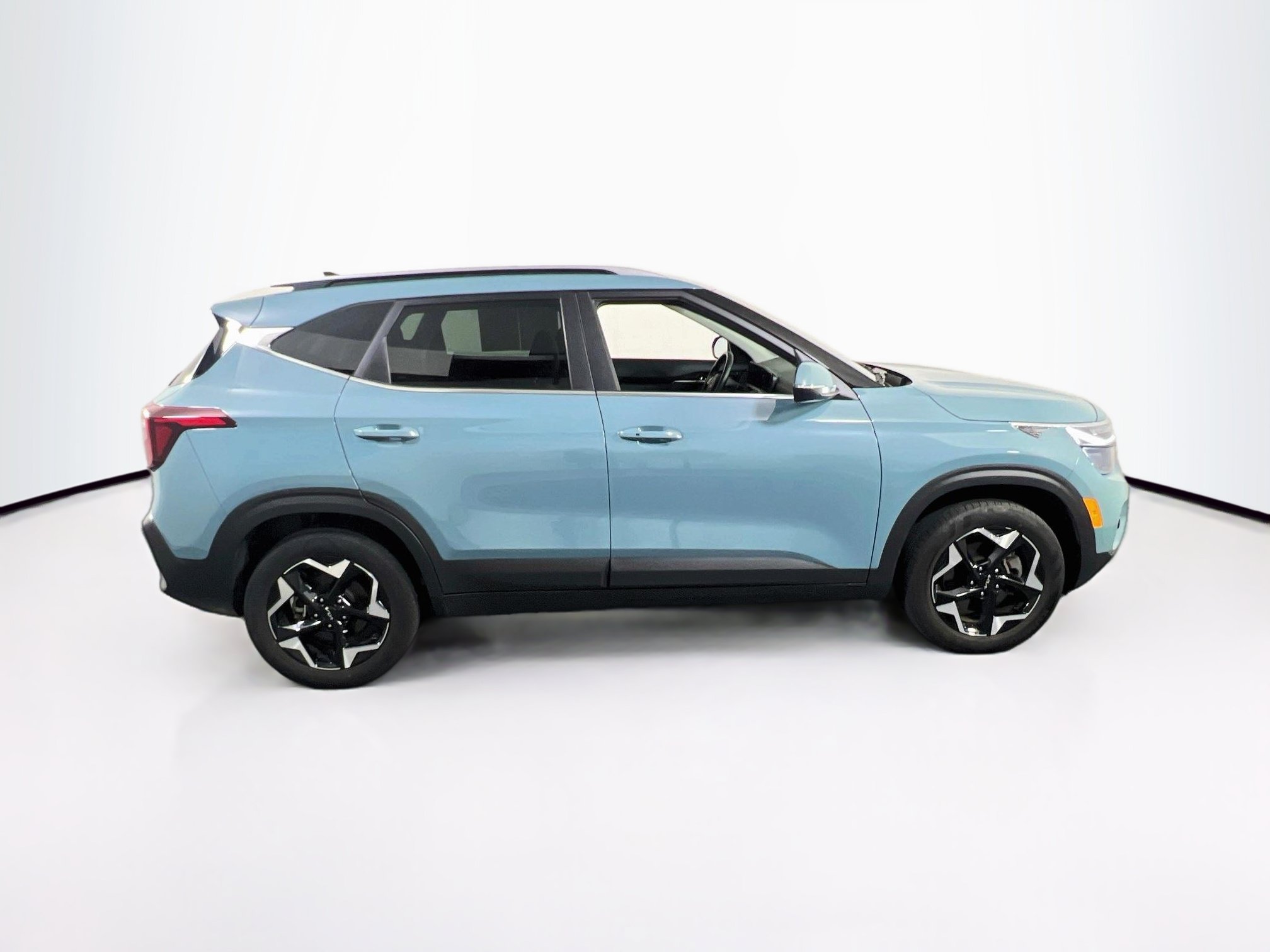 Used 2025 Kia Seltos EX AWD/4WD image 4