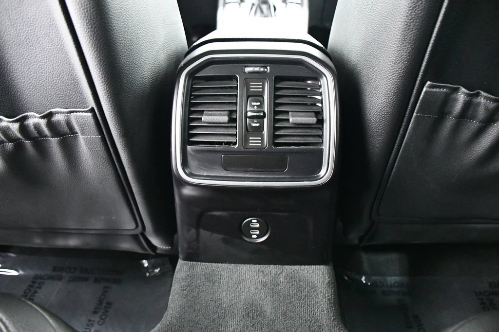Used 2021 Porsche Macan AWD/4WD image 20