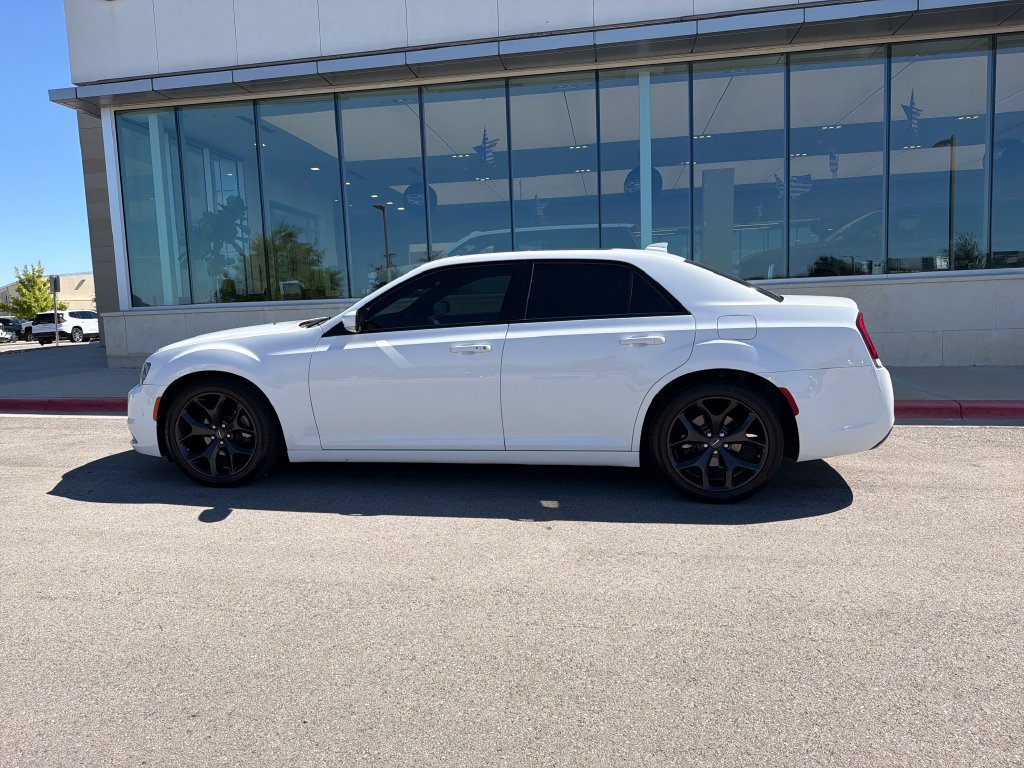 Used 2022 Chrysler 300 S RWD image 5