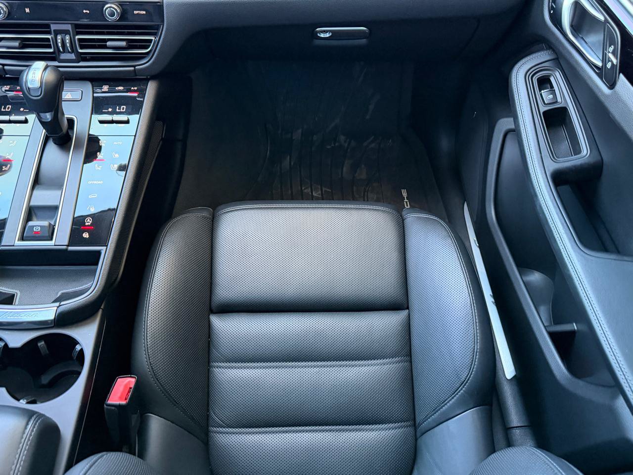 Used 2022 Porsche Macan S w/ Premium Package Plus AWD/4WD image 20