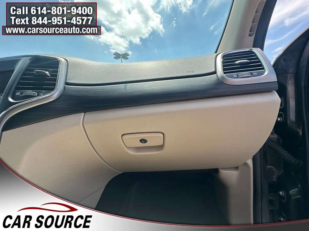 Used 2021 Jeep Grand Cherokee Laredo AWD/4WD image 28