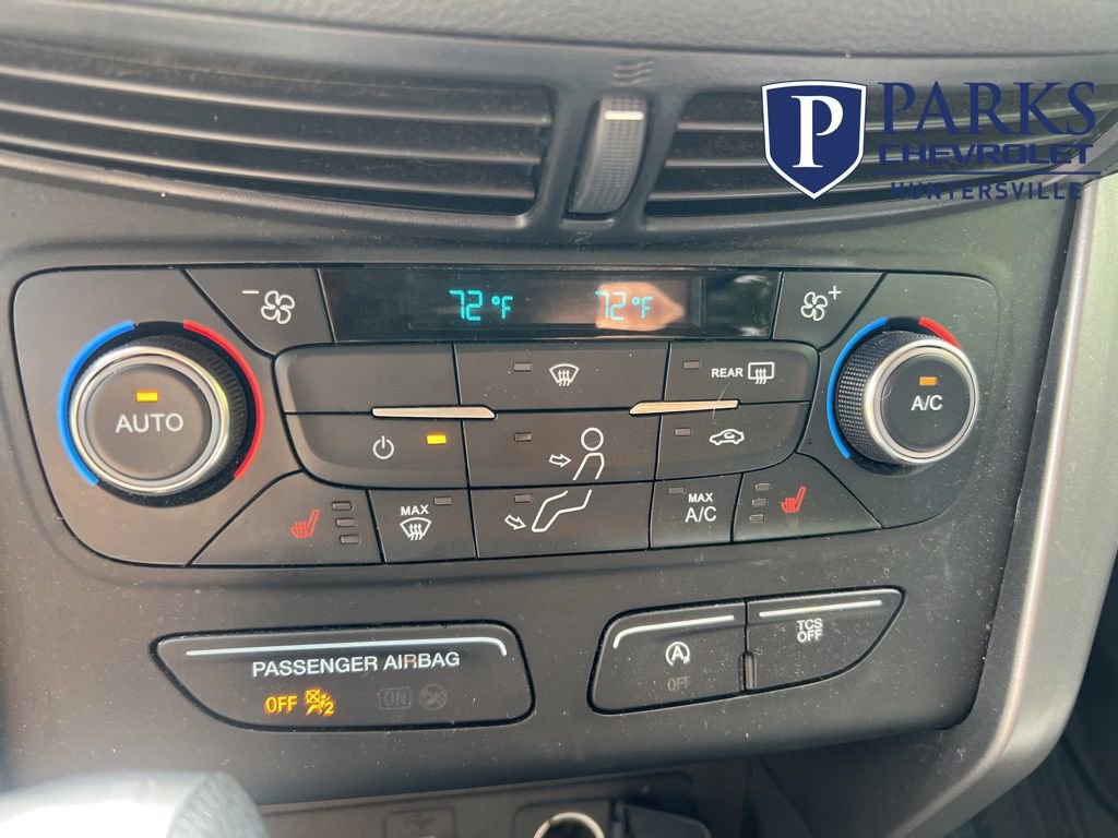 Used 2017 Ford Escape SE w/ SE Cold Weather Package image 27