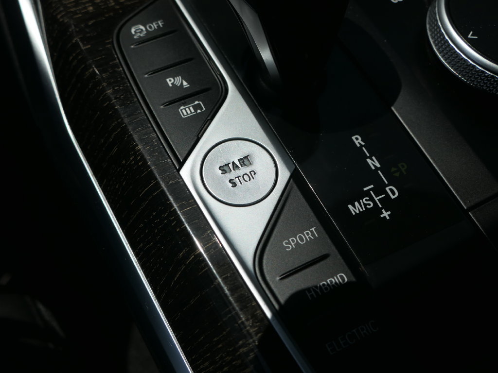 Used 2021 BMW 330e w/ Premium Package RWD image 19