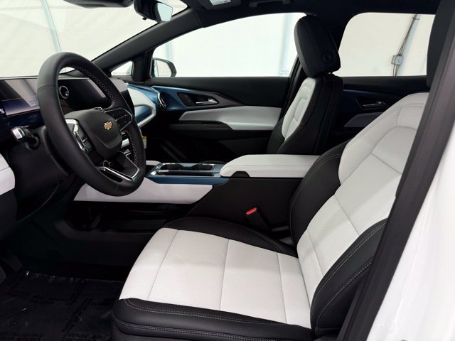 New 2026 Chevrolet Equinox EV LT w/ Convenience Package II AWD/4WD image 13