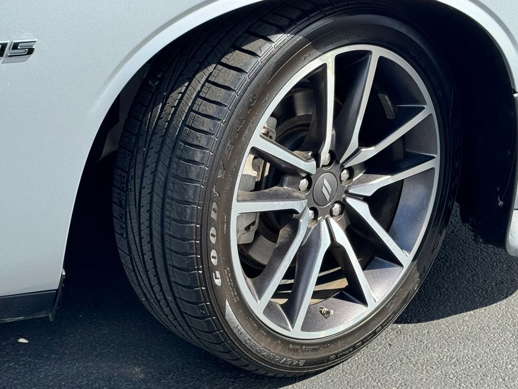 Used 2023 Dodge Challenger R/T RWD image 9